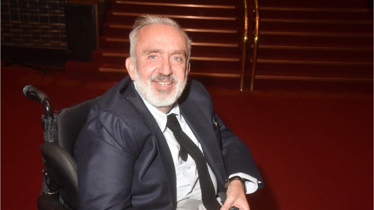 GALA VIDÉO - Dominique Farrugia : les conséquences de sa maladie sur la relation avec sa femme Isabelle.