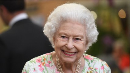 GALA VIDEO - « Je veux rassurer les gens, la reine va bien " : Boris Johnson donne des nouvelles d'Elizabeth II