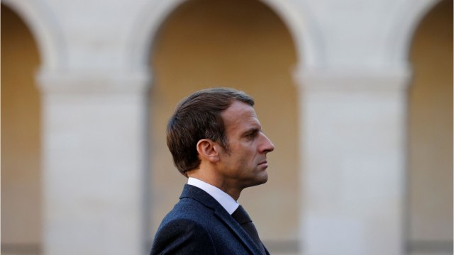 GALA VIDÉO - Le saviez-vous ? Emmanuel Macron était dans le même lycée qu'un célèbre humoriste.