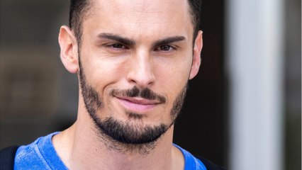 GALA VIDEO - Baptiste Giabiconi pose entièrement nu : la température monte d'un cran