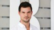 GALA VIDEO –Taylor Lautner : l'acteur de Twilight s'est fiancé avec Taylor Dome !