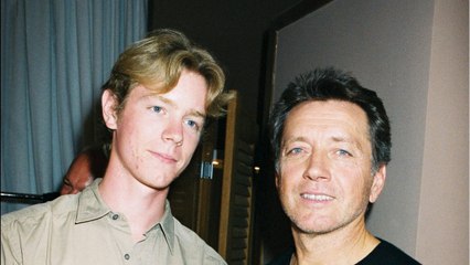 GALA VIDEO - Bernard Giraudeau, émotion avec son fils Gaël : "Pendant la maladie, j'ai découvert une autre facette de mon père"