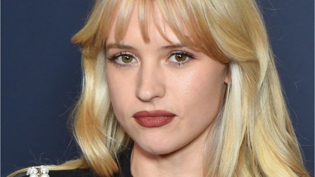 GALA VIDEO - « Je me demande ce que je fous là : Angèle se confie comme jamais sur son succès