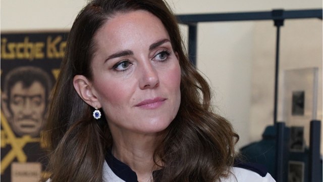 GALA VIDEO - « Je veux vous faire un gros câlin : Kate Middleton bouleversée face à des survivants de l'Holocauste