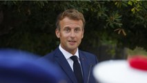 GALA VIDÉO - Fini les vacances ! Emmanuel Macron quitte Brégançon « le teint hâlé 