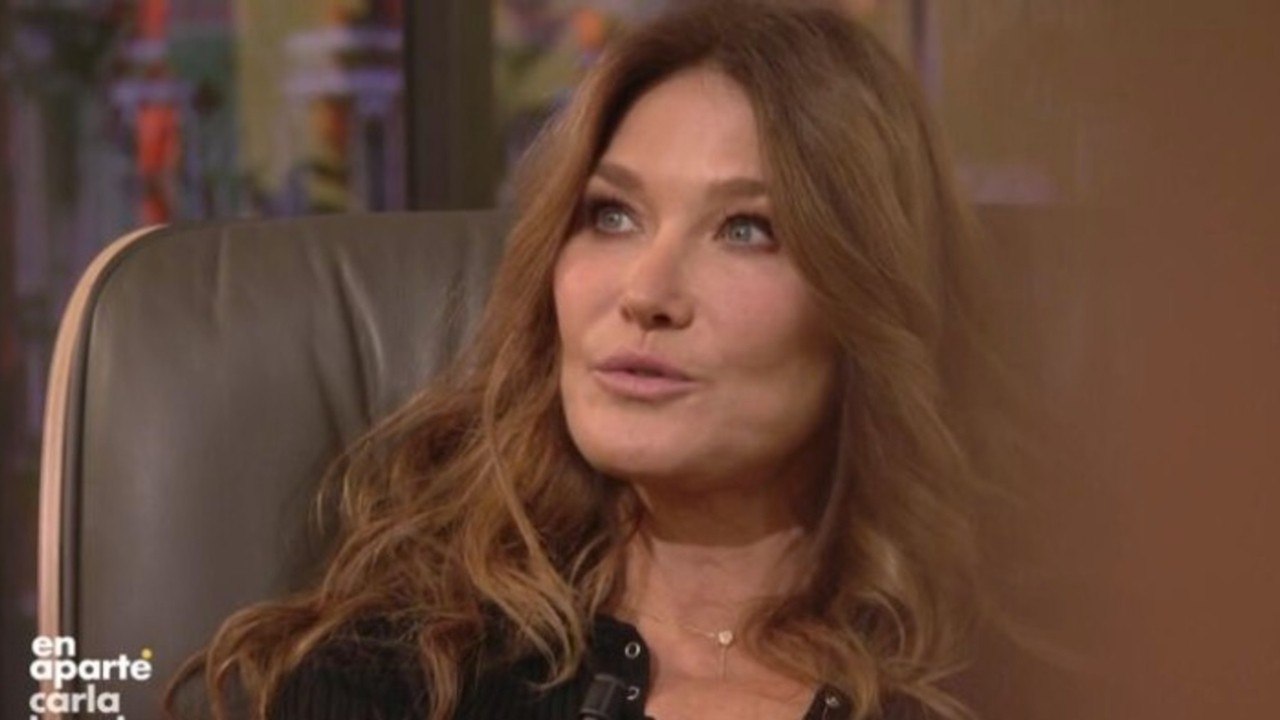 GALA VIDEO - Carla Bruni comblée dans les bras de Nicolas Sarkozy : « On a trouvé un équilibre "