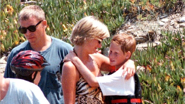 GALA VIDEO - Diana ses fils William et Harry lui auraient « servi de couvertures pour ses infidélités