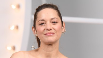 GALA VIDEO - « Tu progresses ! " : Nagui charrié par Marion Cotillard sur son accent