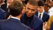 GALA VIDEO - Calinothérapie : Emmanuel Macron console Kylian Mbappé après son tir au but raté