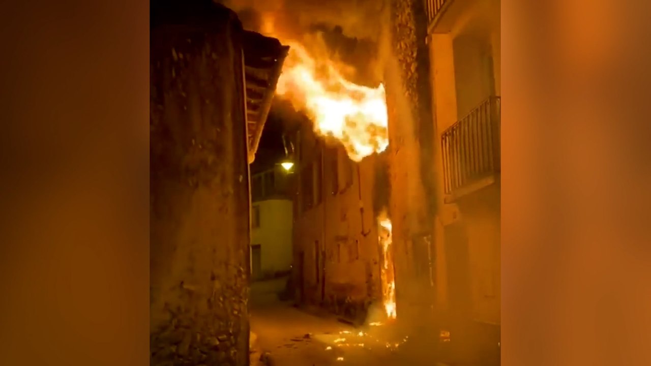 Moment Sparks Fly As House In Centre Of Town Goes Up In Flames.mp4