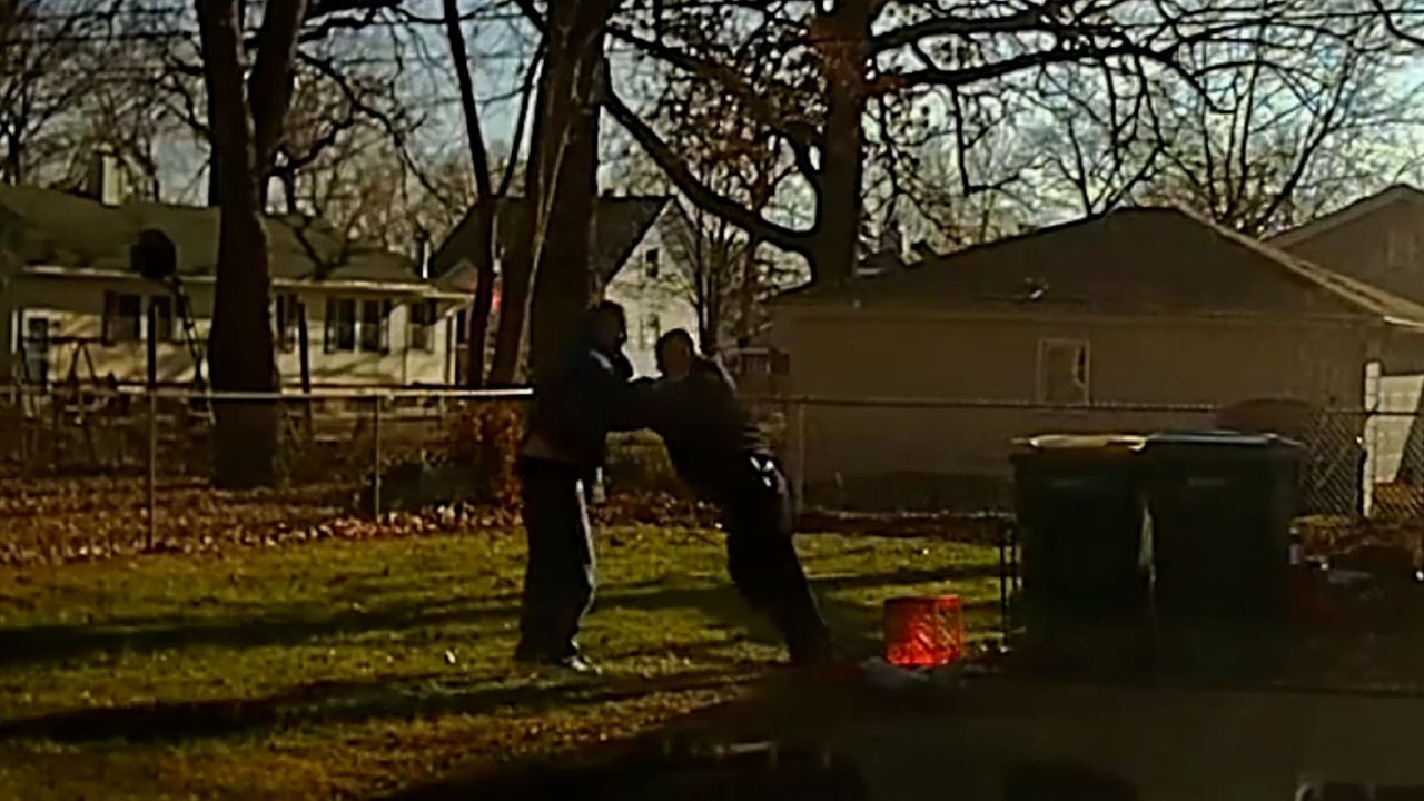 Moment Cops Arrest Suspected Car Thief In Possession Of Stolen Vehicle.mp4