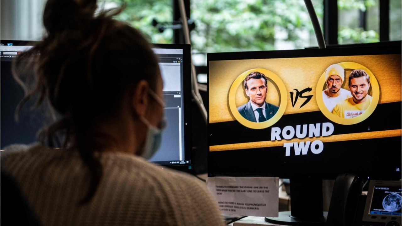 GALA VIDEO - « Pitre de la République " : Emmanuel Macron cible favorite de Philippe de Villiers