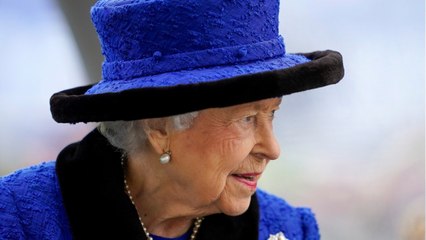 GALA VIDÉO - Elizabeth II hospitalisée en secret : pourquoi la polémique enfle.