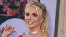 GALA VIDEO - Britney Spears bientôt mariée ? Son chéri Sam Asghari repéré en train d'acheter une bague