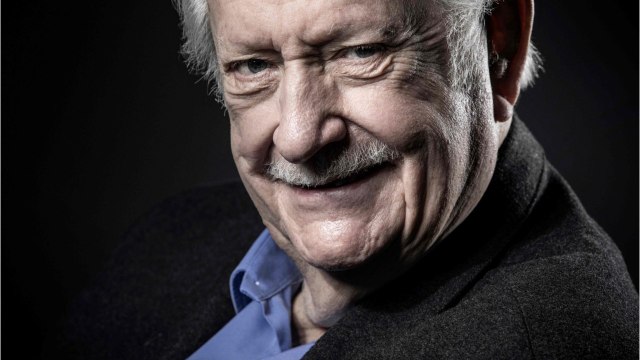 GALA VIDEO - Mort de Pierre Bellemare : pourquoi son fils Pierre, animateur télé, a dû changer de nom ?