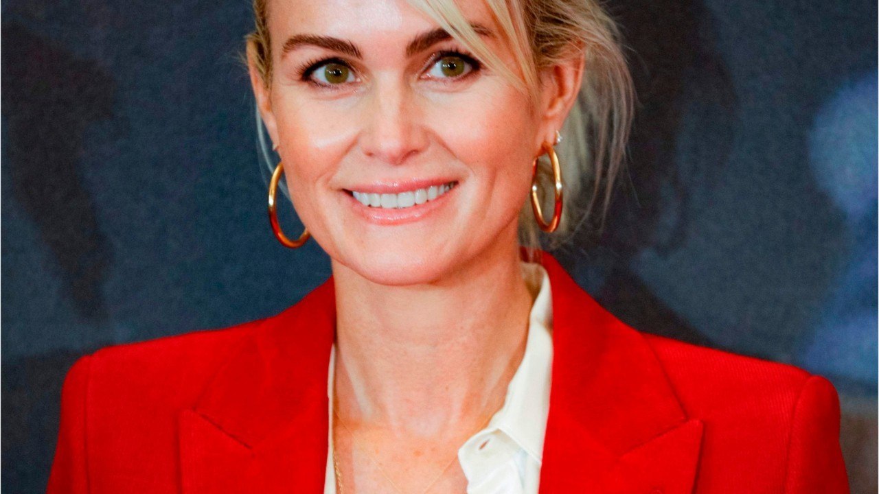 GALA VIDÉO – Laeticia Hallyday ressort les souvenirs de famille pour l'anniversaire de son père