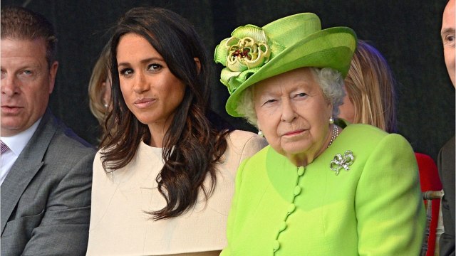GALA VIDEO - Elizabeth II super agressive envers Meghan Markle ? Un expert royal balance