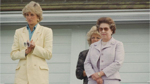 GALA VIDÉO - Elizabeth II face à Diana : comment elle calmait ses crises de nerfs