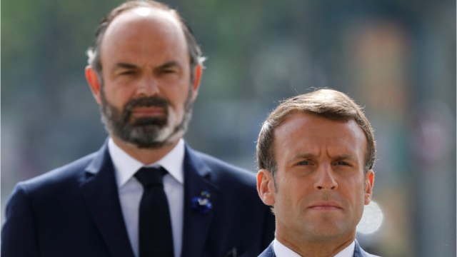 GALA VIDÉO - Il a longtemps fait très attention... : Edouard Philippe ambigu sur Emmanuel Macron
