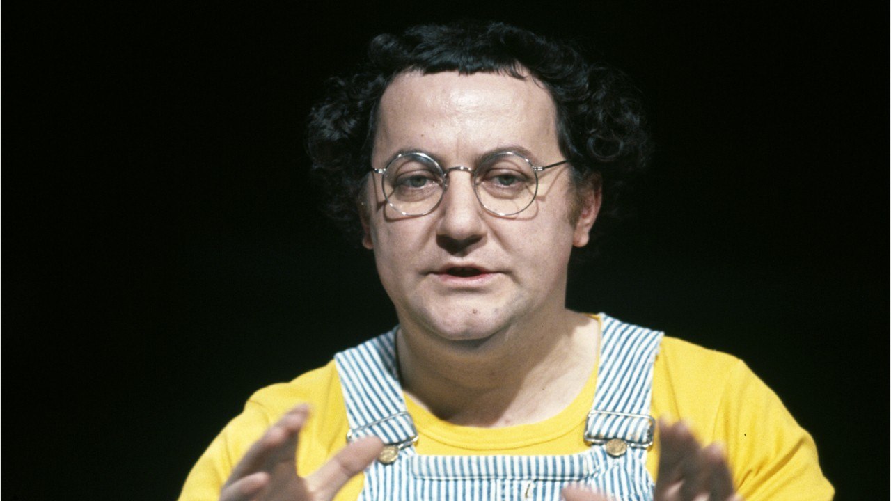 GALA VIDEO - À l’occasion de la diffusion d’un documentaire sur Coluche, ce jeudi 2 septembre sur France 3, Gala vous propose d’en savoir plus sur la face cachée de l’humoriste, qui n’avait pas beaucoup de patience avec ses collaborateurs.