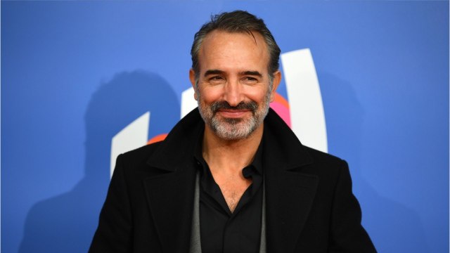 GALA VIDEO - Jean Dujardin sur la gifle à Macron : « L'humiliation, j'ai connu ça ! C'est une douleur qui colle .