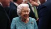 GALA VIDEO - Elizabeth II, « vieillarde de l'année " ? Sa réponse très drôle à cette étrange distinction