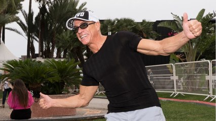 GALA VIDEO - Jean-Claude Van Damme : face à Nikos, il raconte sa rencontre atypique avec Chuck Norris.