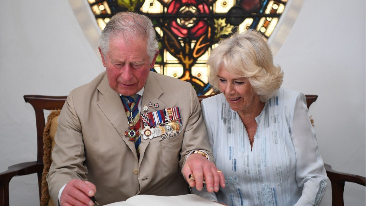 GALA VIDEO - Elizabeth II détrônée d'un État : le Prince Charles bientôt sur place pour les festivités