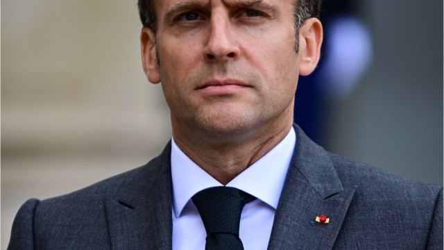 GALA VIDÉO - « Ça sent le pâté : Emmanuel Macron et ses calculs raillés