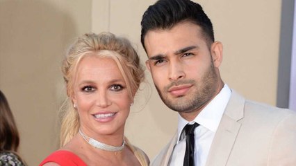 GALA VIDEO - Britney Spears : qui est vraiment Sam Asghari, son compagnon depuis 2016 ?