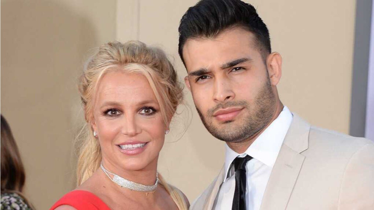 GALA VIDEO - Britney Spears : qui est vraiment Sam Asghari, son compagnon depuis 2016 ?