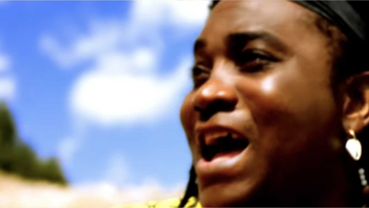 GALA VIDEO - Wes Madiko : l'inoubliable interprète du tube « Alane " est mort à 57 ans… Twitter en émoi