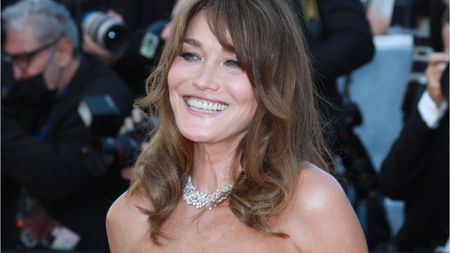 GALA VIDÉO - Giulia Sarkozy fait sa rentrée scolaire : Carla Bruni émue
