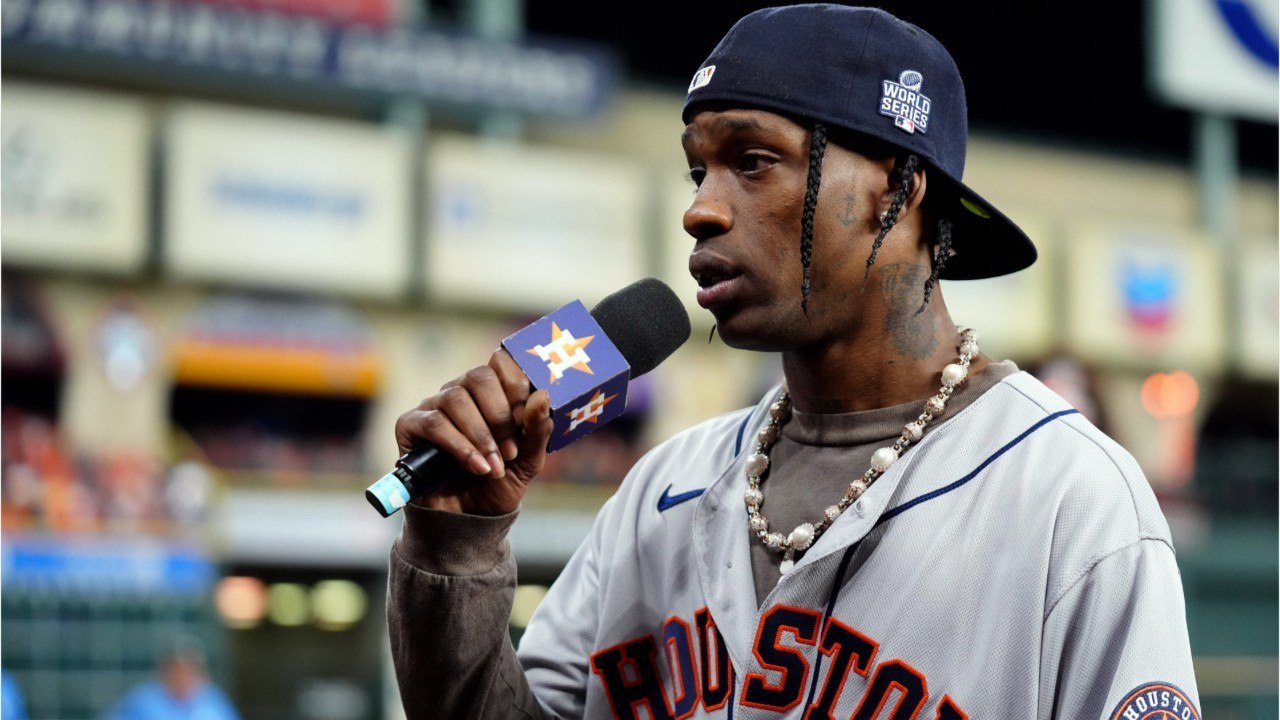 GALA VIDEO - Kylie Jenner : drame au concert de son compagnon Travis Scott, 8 fans sont morts