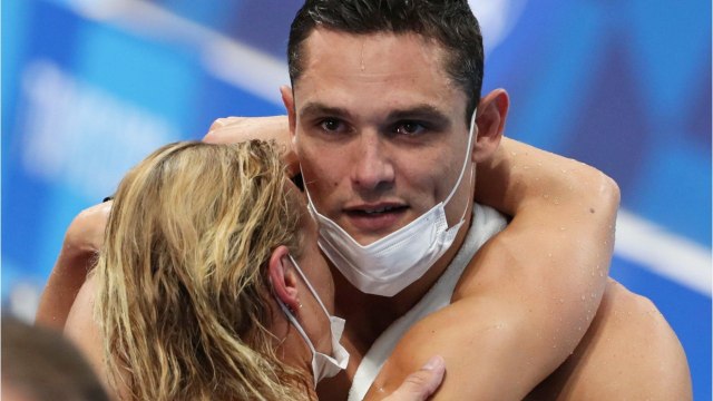 GALA VIDEO - PHOTO – Florent Manaudou fiancé : sa jolie Pernille a dit oui !