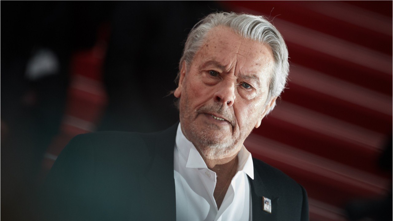 GALA VIDÉO - Alain Delon a tout prévu : des éléments de son testament dévoilés.