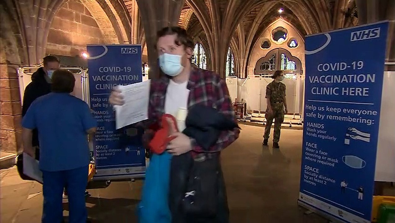 Boris Johnson erneuert Impf-Appell - WHO prophezeit Pandemie-Ende