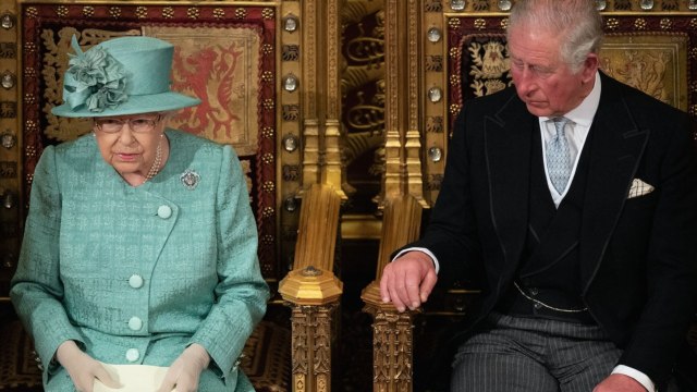 GALA VIDEO - Révélations : ce gros litige entre Charles et Elizabeth II après la mort de Diana