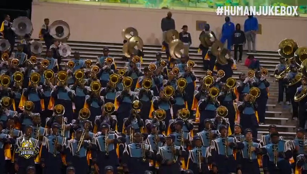 This performance of Essence by the Human Jukebox is really amazing - wizkid ft tems