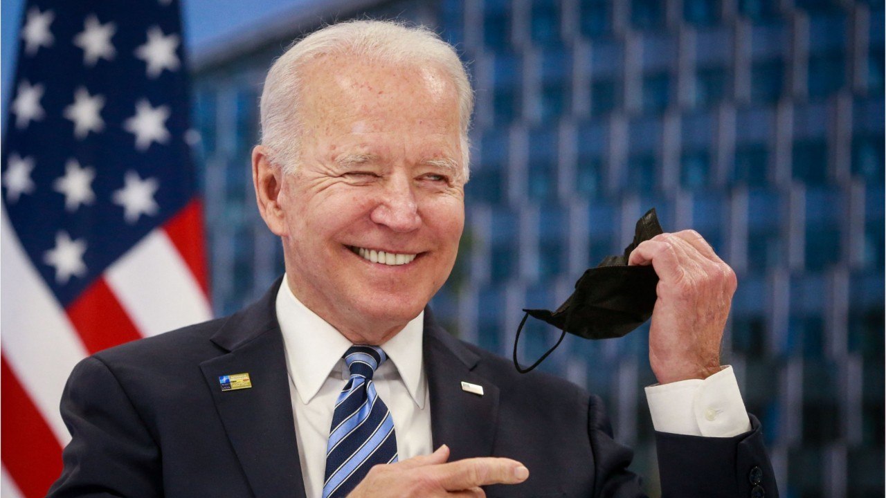 GALA VIDEO - Shocking ! Joe Biden enchaîne les gaffes avec Elizabeth II...