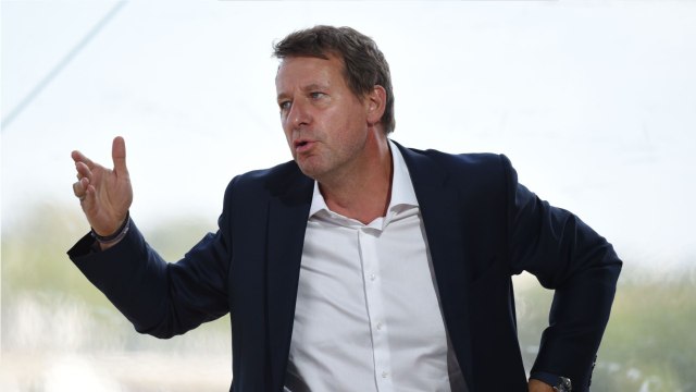 GALA VIDÉO - « Il va lui demander de rester aux fourneaux ? : Yannick Jadot épinglé pour ses propos sur Anne Hidalgo.