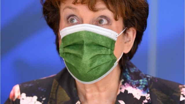 GALA VIDEO - Roselyne Bachelot et Jean Castex face à une tentation : « Ça aurait été drôle, mais non .