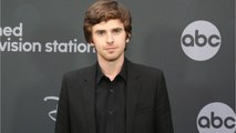 GALA VIDEO - Le saviez-vous ? Freddie Highmore (Good Doctor) a joué dans un film culte avec Johnny Depp