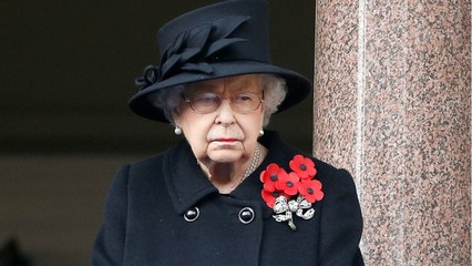 GALA VIDEO - Elizabeth II plus seule que jamais : son monde s'effondre avec la mort de Philip