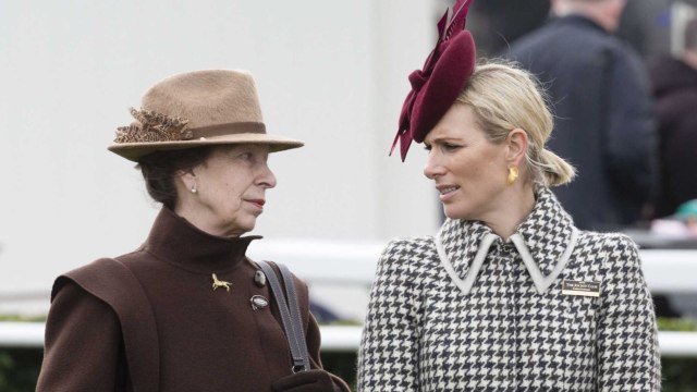 GALA VIDEO - Zara Phillips : sa demi-sœur « secrète Stephanie Phillips, s’est fiancée.