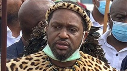 GALA VIDÉO - Roi des Zoulous : le jeune marié voit le budget annuel pour sa monarchie revu à la baisse.