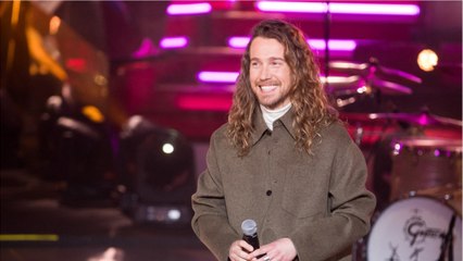GALA VIDEO - PHOTO – Julien Doré exhume une grosse chute évitée de justesse.