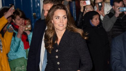 GALA VIDÉO - Kate Middleton sur ses gardes : ce bal de faux-jetons qui l'entoure.