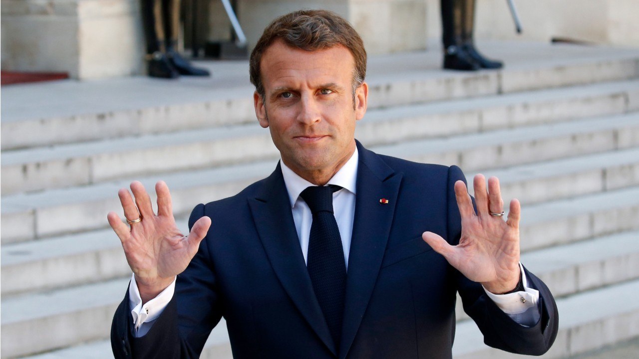 GALA VIDEO - « On ne s’en remettra jamais " : Emmanuel Macron dans la tourmente.