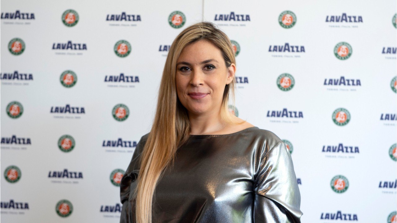 GALA VIDEO - Marion Bartoli fière de sa fille Kamilya : rare cliché de « sa princesse "